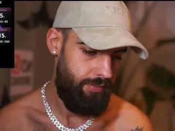 hairyrobxxx on Chaturbate