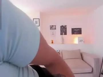 ivy_rein — GOAL: Deepthroad + sexy look + moans [82 tokens remaining] Seduction starts with a look... dare to stare #smalltits #anal #british #skinny #french