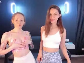 julie_n_jastin on Chaturbate