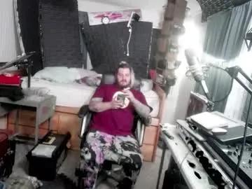 kinkybiguy14 on Chaturbate 