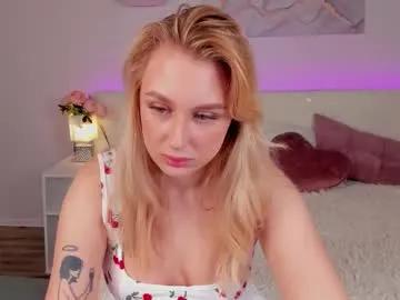 kiraruiz — eye contact  [11 tokens left] Hi everyone, I'm Kira, today is my first day here, help me make it better! #new #18 #shy #sweet #feet