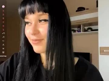 kyongsevenbergen on Chaturbate