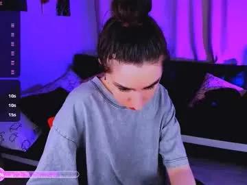 lily_xbaby on Chaturbate