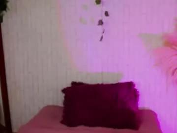 merida_bell18 on Chaturbate