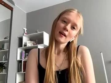 mittietonge on Chaturbate