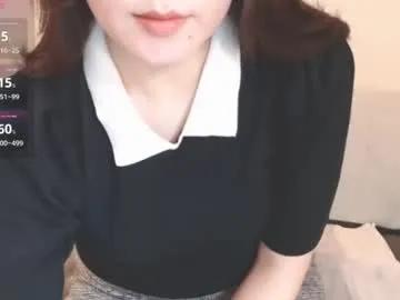 momo612238 on Chaturbate 