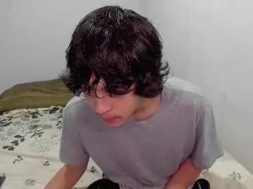 picaszomilos350 on Chaturbate