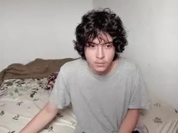 picaszomilos350 on Chaturbate