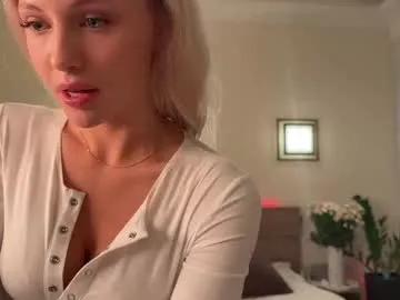 roselyn_rose on Chaturbate