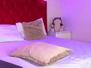 sara_collinss__ on Chaturbate