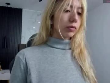 serene_waves on Chaturbate