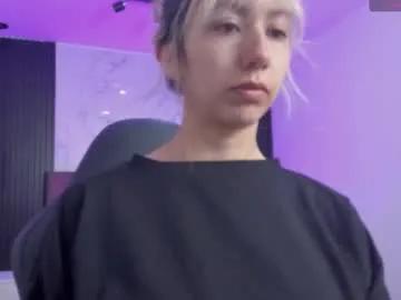 serene_waves on Chaturbate